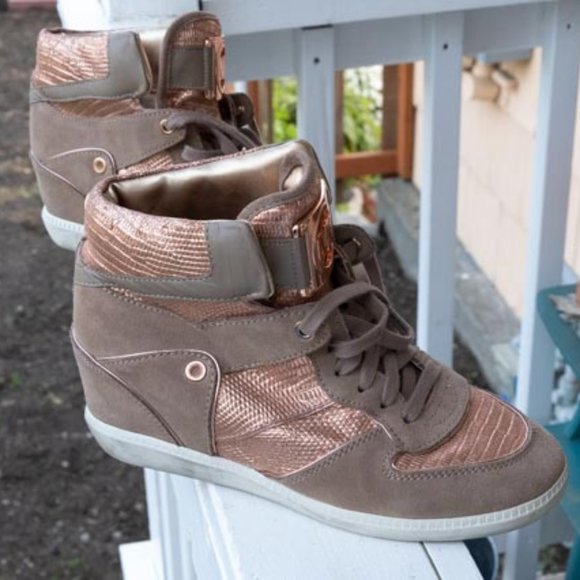 💖 Michael Kors Nikko II - Mettalic Rose Taupe Suede - see description for size! - Picture 1 of 16
